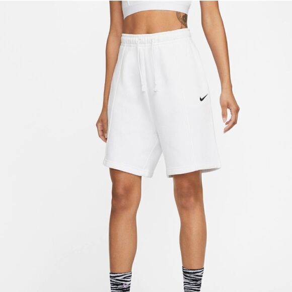 𝅺NIKE Women's White Oversized Baddie Essential Fleece High Rise Shorts - Picture 2 of 4